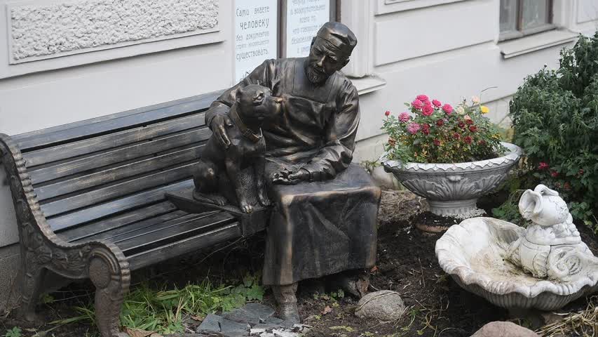 Фото - В российском городе разрушили памятник героям повести «Собачье сердце»